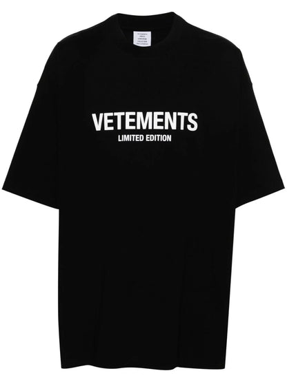 VETEMENTS Black T-Shirt