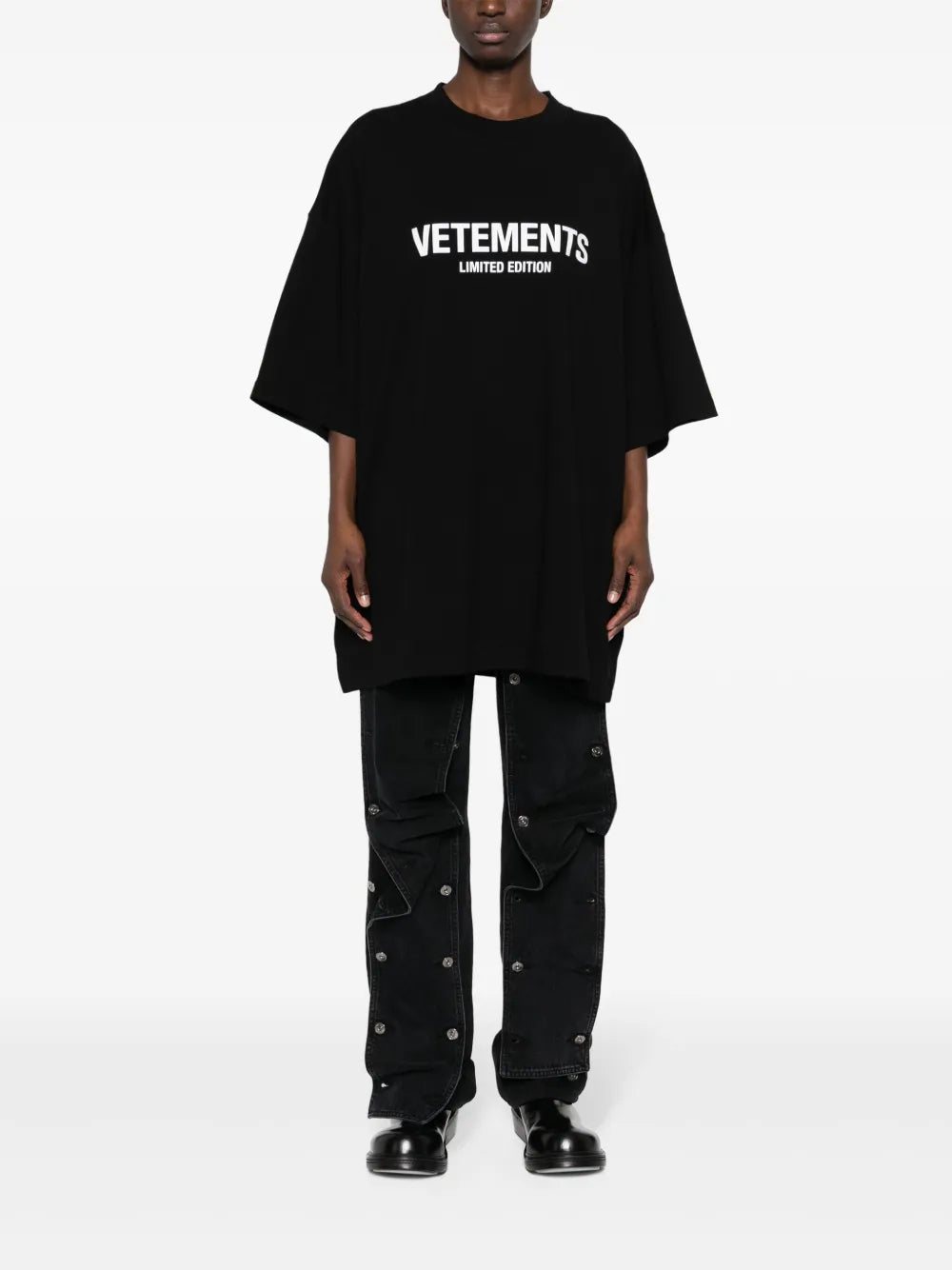 VETEMENTS Black T-Shirt