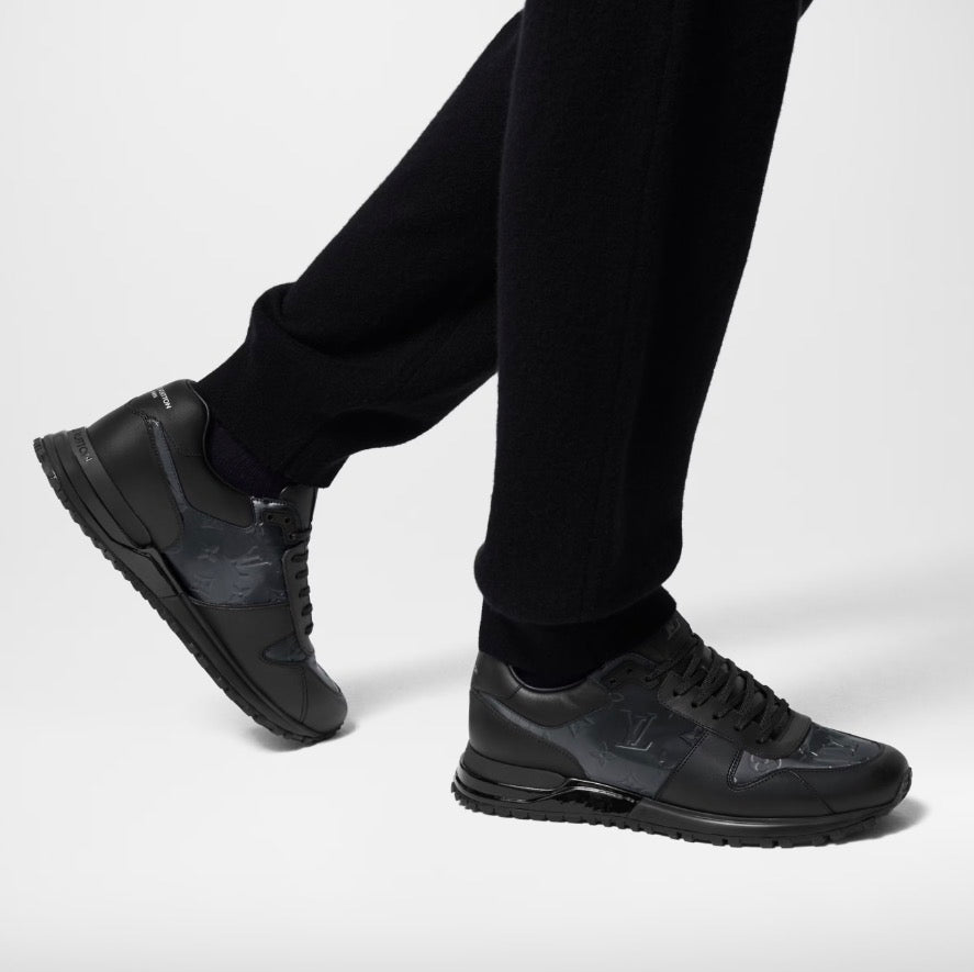 Louis Vitton Run away sneaker in black